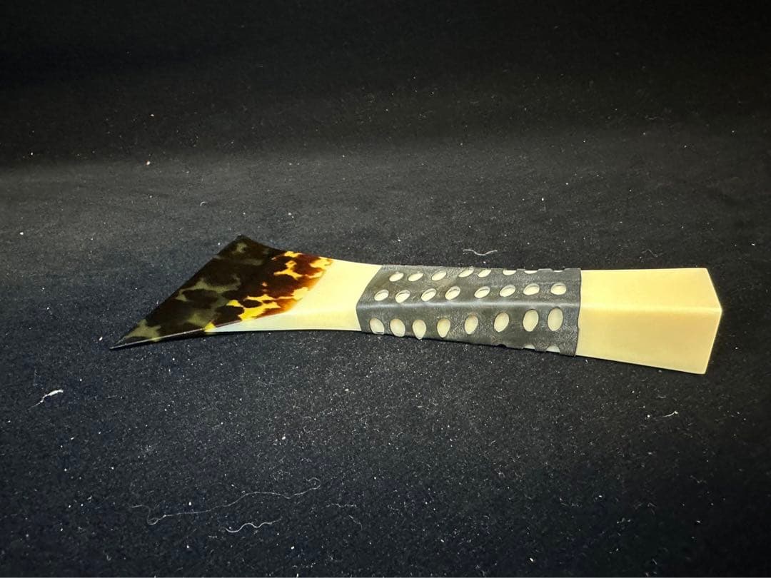 三味線　撥　バチ　天然素材　和楽器　民謡　アンティーク　細密細工 重さ:137g