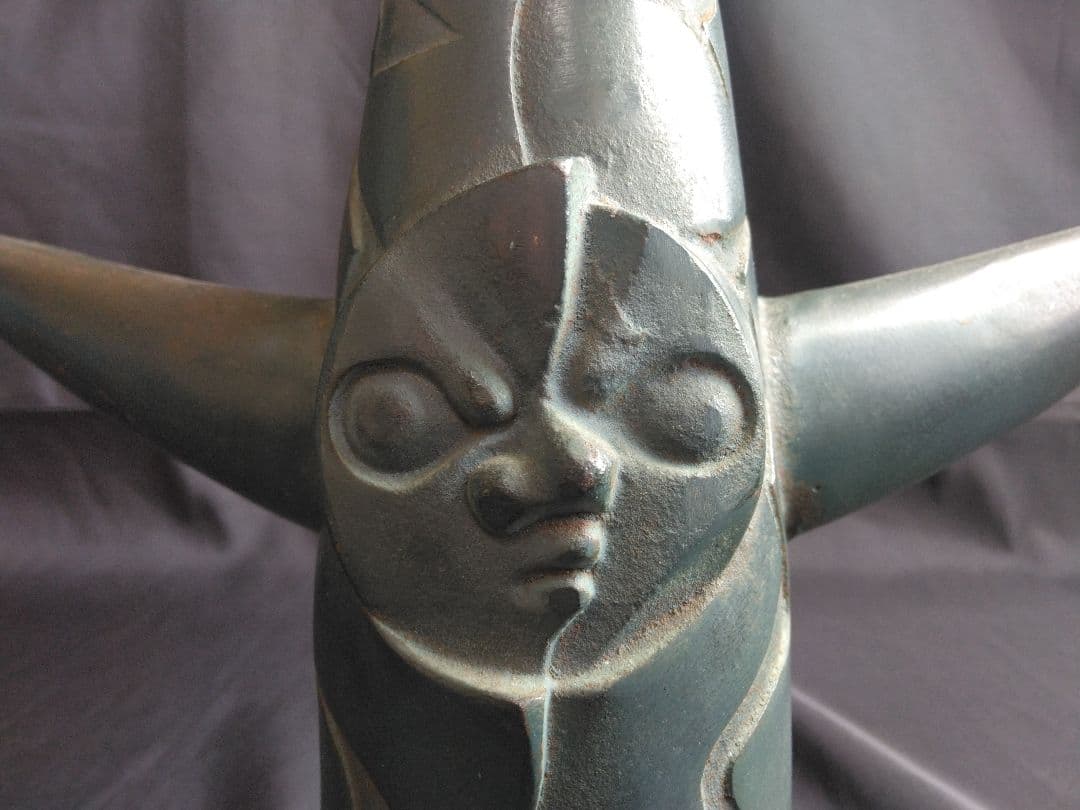 岡本太郎さん　太陽の塔　ブロンズ色　台座付き