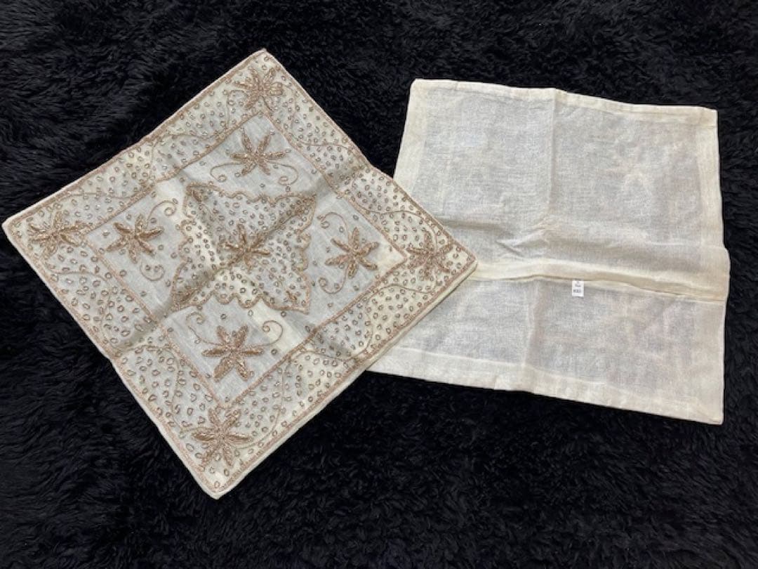 刺繍入りクッションカバー クリーム色