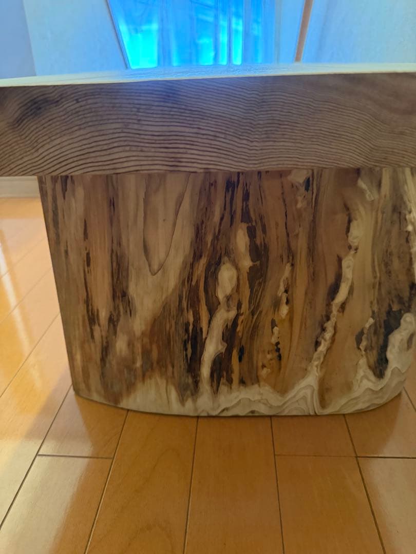 天然杉高級節なし中杢目テーブル　一枚板唯一無二‼️