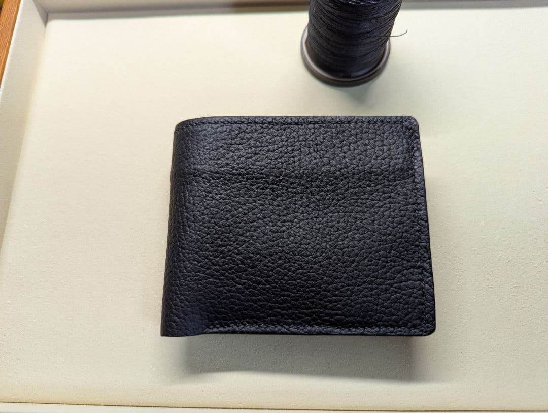 高級革使用 二つ折り財布