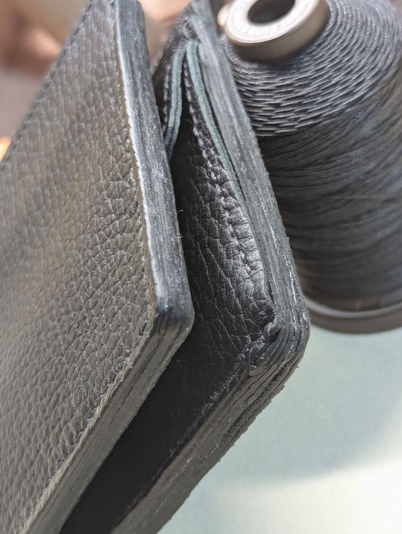 高級革使用 二つ折り財布