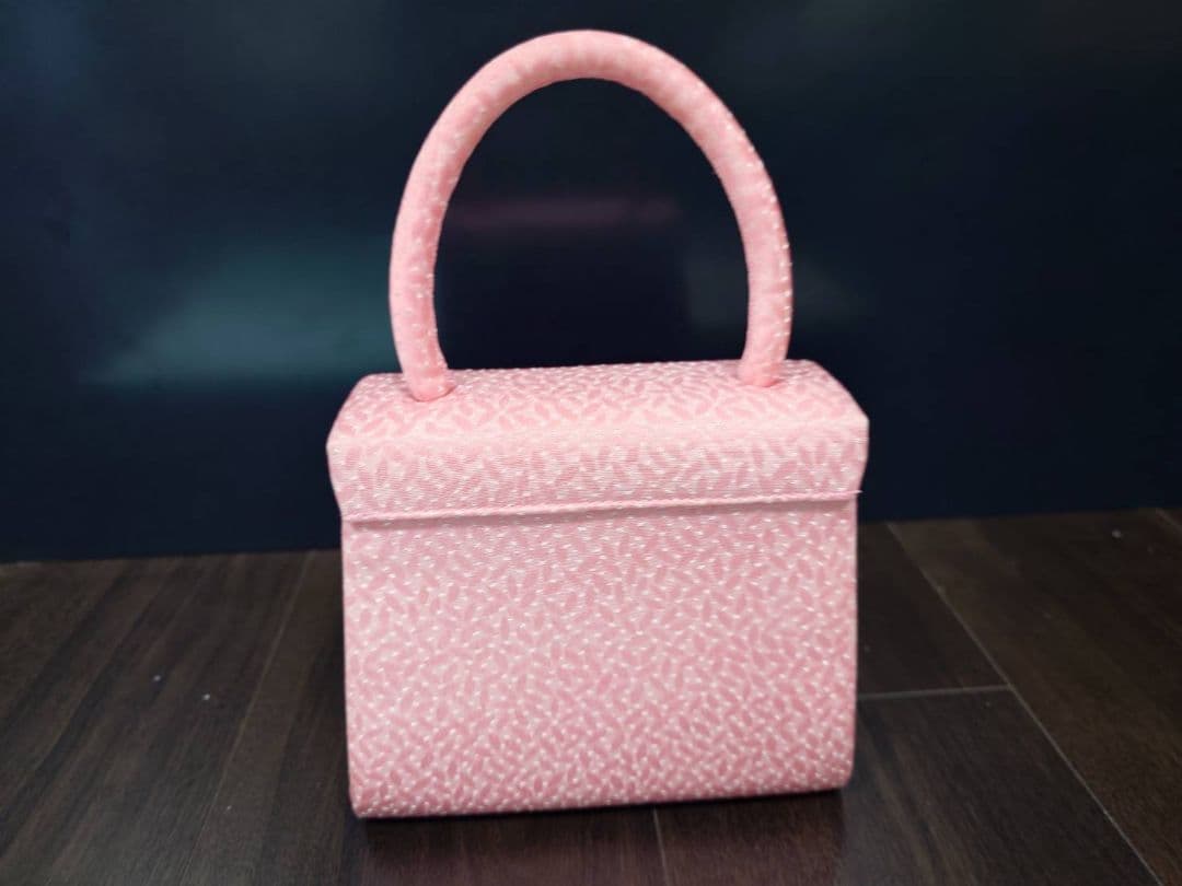 七五三　伊と忠ピンクバッグ　正絹　筥迫セット　加藤萬　しごき