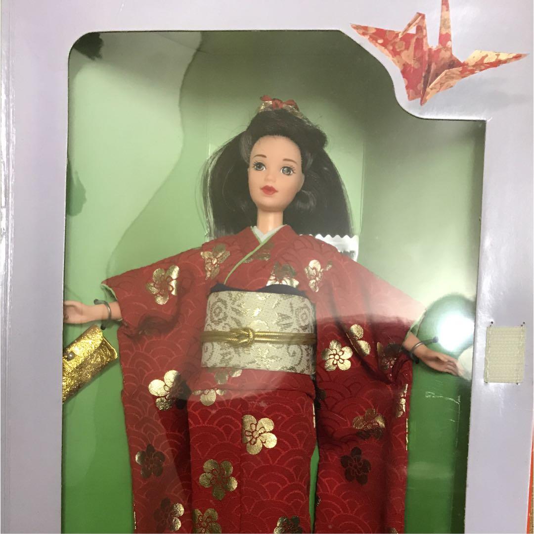 赤い着物のバービー　お正月　賀正　お年賀