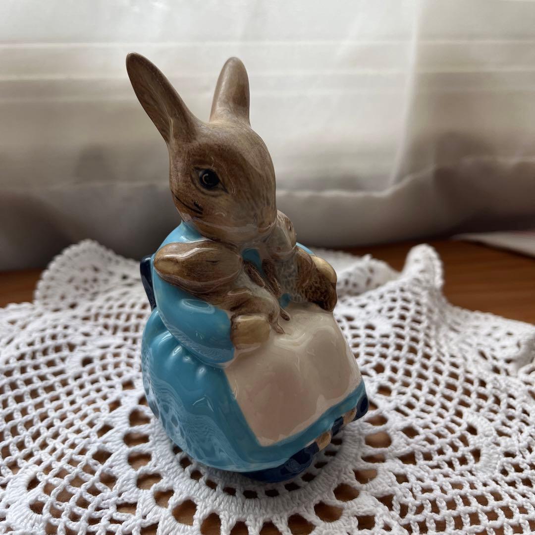 ロイヤルアルバート⭐︎ピーターラビット陶製Mrs.Rabbit&Bunnies