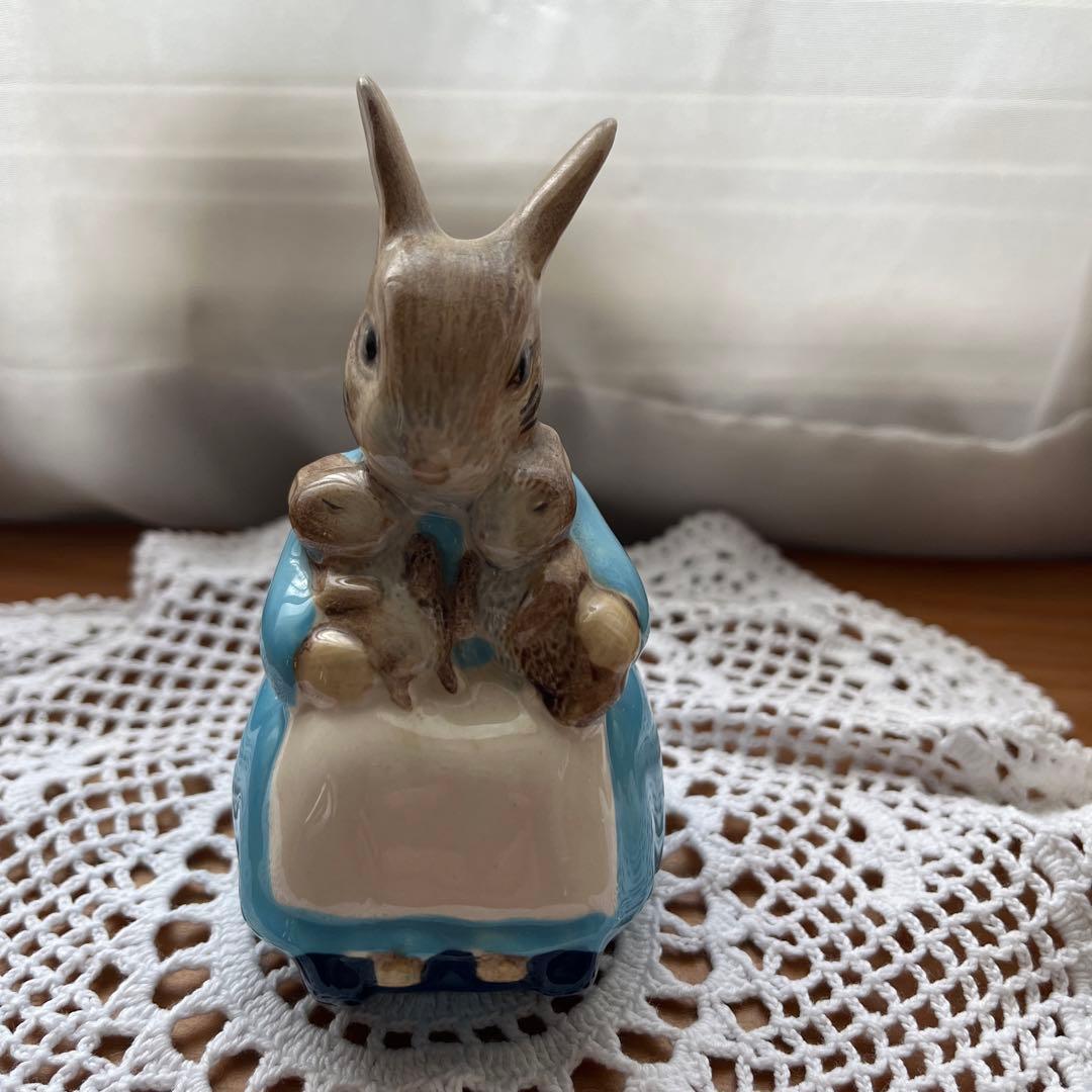ロイヤルアルバート⭐︎ピーターラビット陶製Mrs.Rabbit&Bunnies