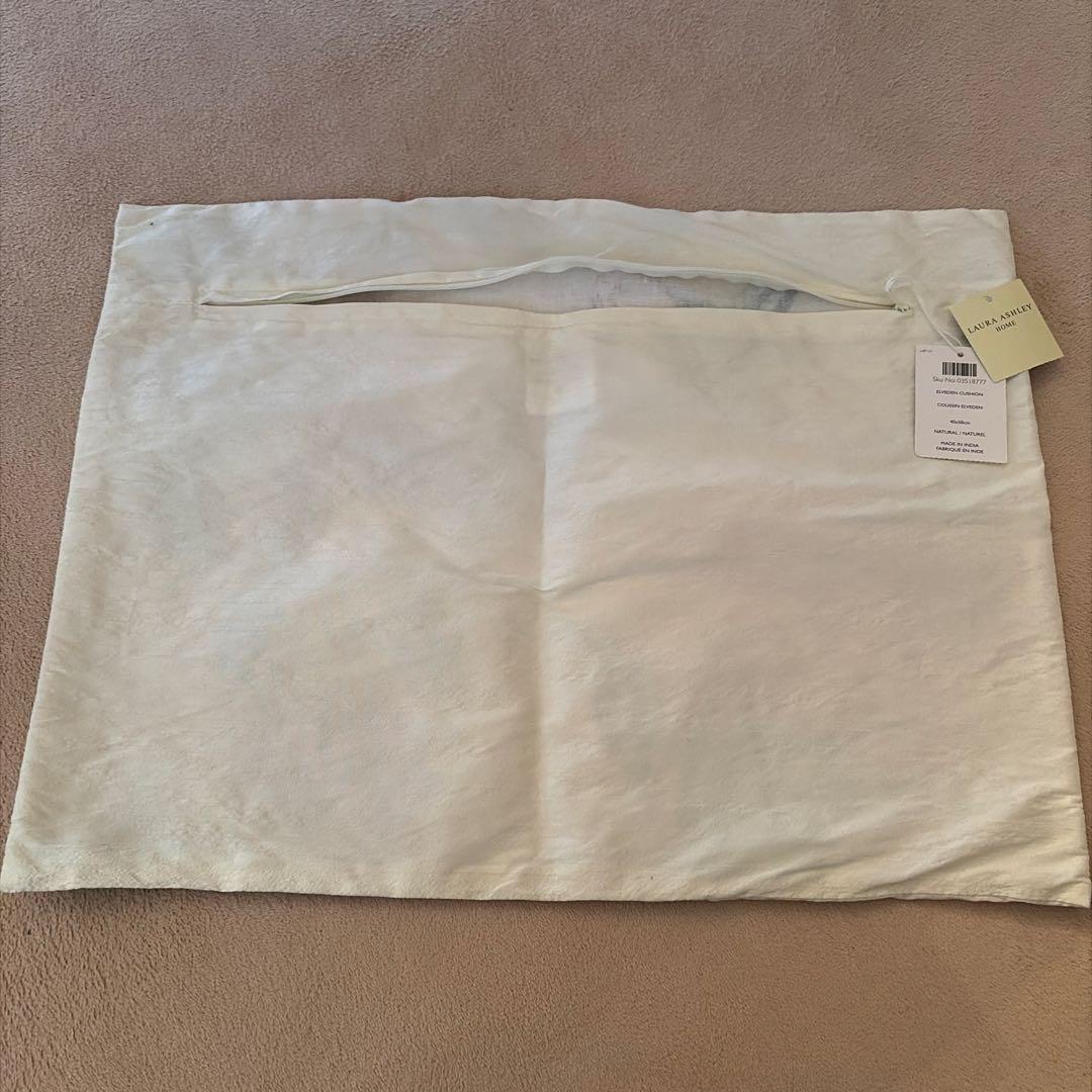 ローラアシュレイ　クッションカバー２枚セット