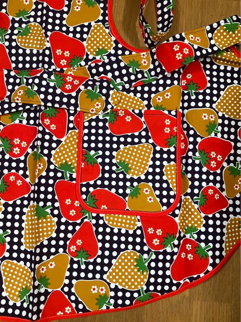 昭和レトロ　イチゴがかわいいエプロン　ストロベリーエプロン　日本製　レトロ