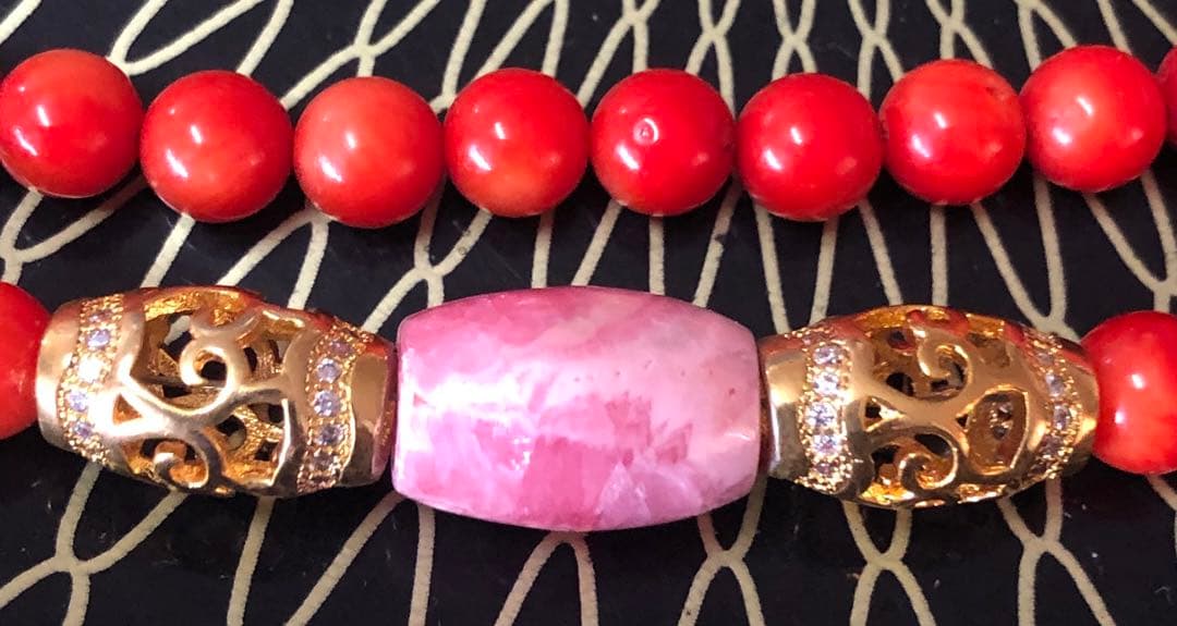 山珊瑚、ヤマサンゴ、インカローズネックレス銅器細密彫り現品無料発送です