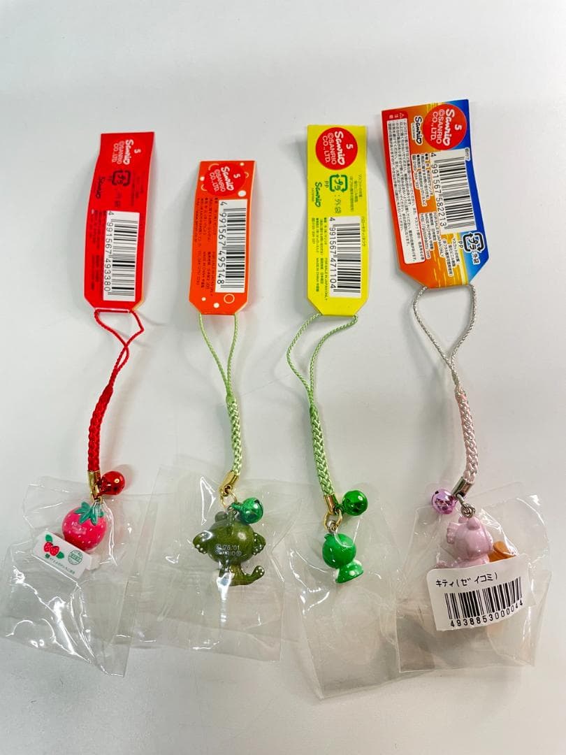 ◆サンリオ HELLO KITTY ご当地ストラップ 27個セット 　08270