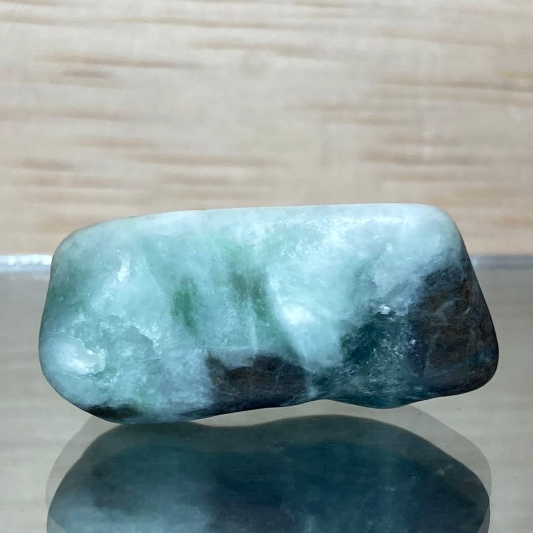 糸魚川翡翠 圧砕翡翠 原石 10.9g - メルカリ