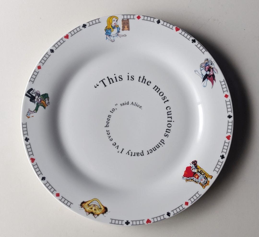 美品・未使用　不思議の国のアリス　大皿　4枚まとめ売り　プレート3枚　デザート皿