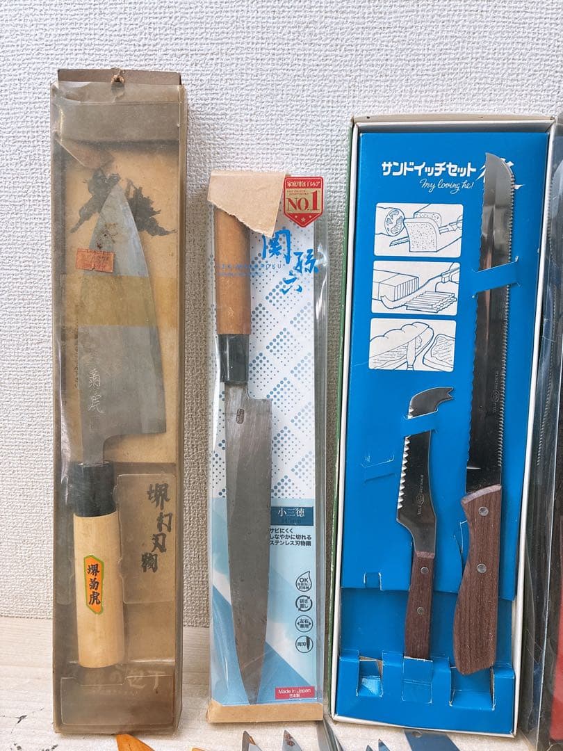 ジ*フ様 ○大量包丁 ナイフまとめ○箱入り 三徳包丁 万能包丁 TAKAYUKI