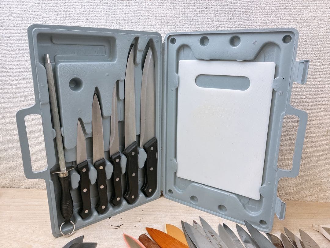 ジ*フ様 ○大量包丁 ナイフまとめ○箱入り 三徳包丁 万能包丁 TAKAYUKI