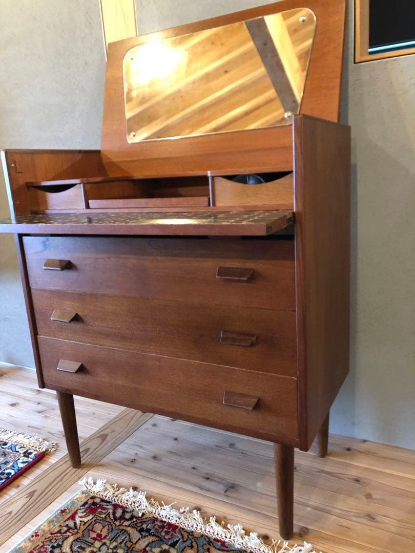 北欧ヴィンテージ家具　デンマーク　ドレッシングチェスト