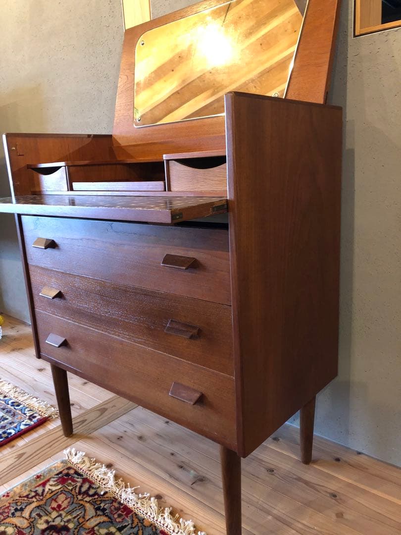北欧ヴィンテージ家具　デンマーク　ドレッシングチェスト