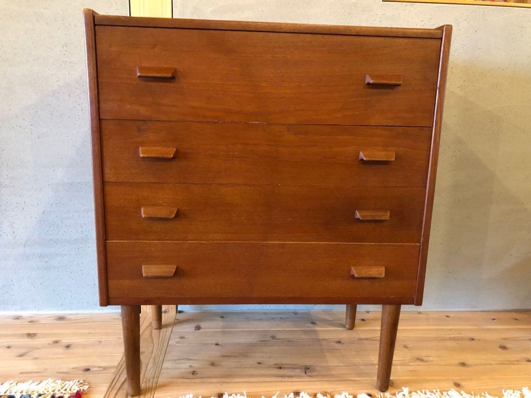 北欧ヴィンテージ家具　デンマーク　ドレッシングチェスト