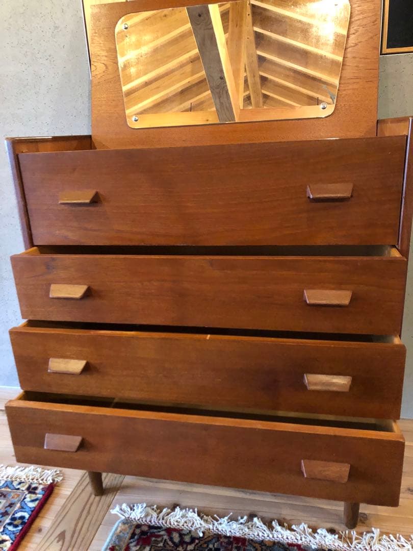 北欧ヴィンテージ家具　デンマーク　ドレッシングチェスト