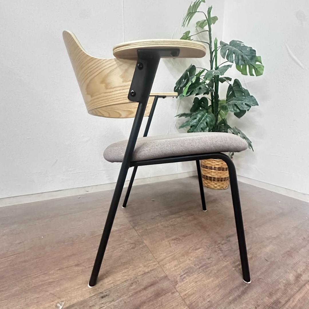 北欧モダン アームチェア 椅子 木製 　デザインチェア ダイニングチェア