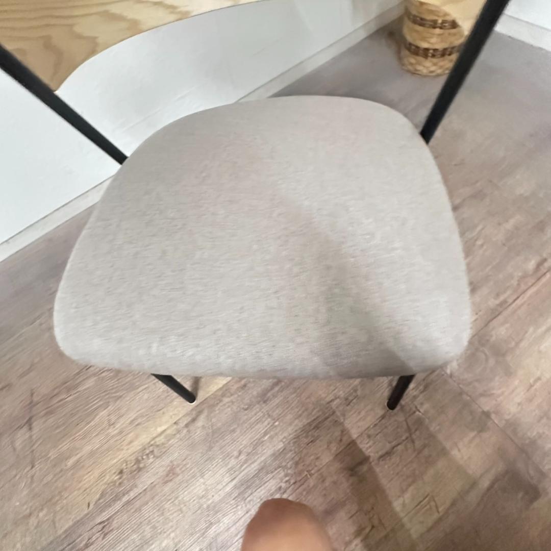 北欧モダン アームチェア 椅子 木製 　デザインチェア ダイニングチェア