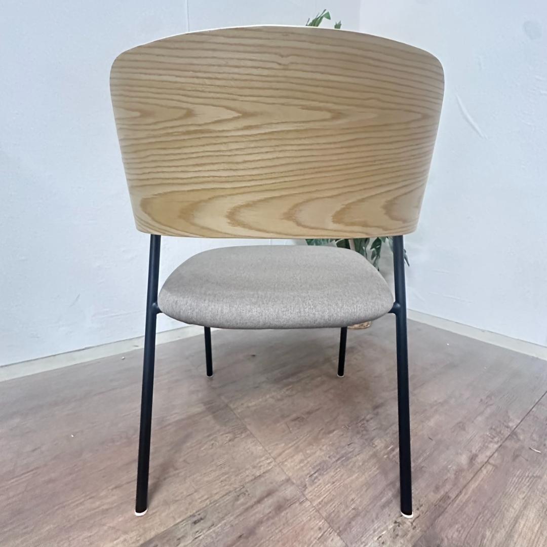 北欧モダン アームチェア 椅子 木製 　デザインチェア ダイニングチェア