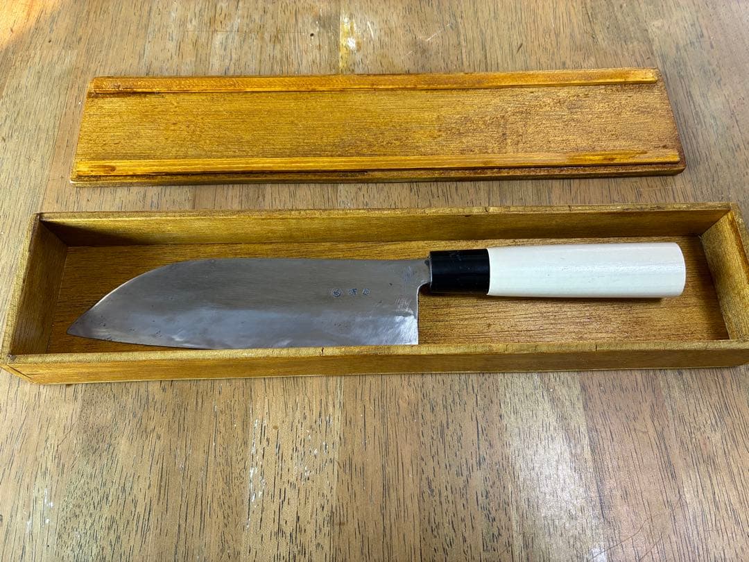 片桐鍛治店 職人叩き包丁(レア物)木箱付 - メルカリ