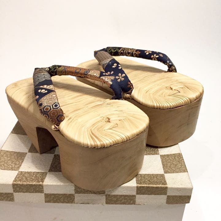 男児5歳用　本畳のめり下駄