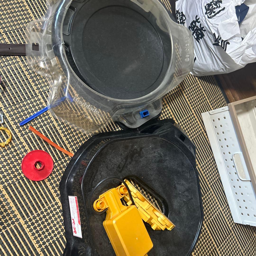 ベイブレードセット（多色、スタジアム付き）