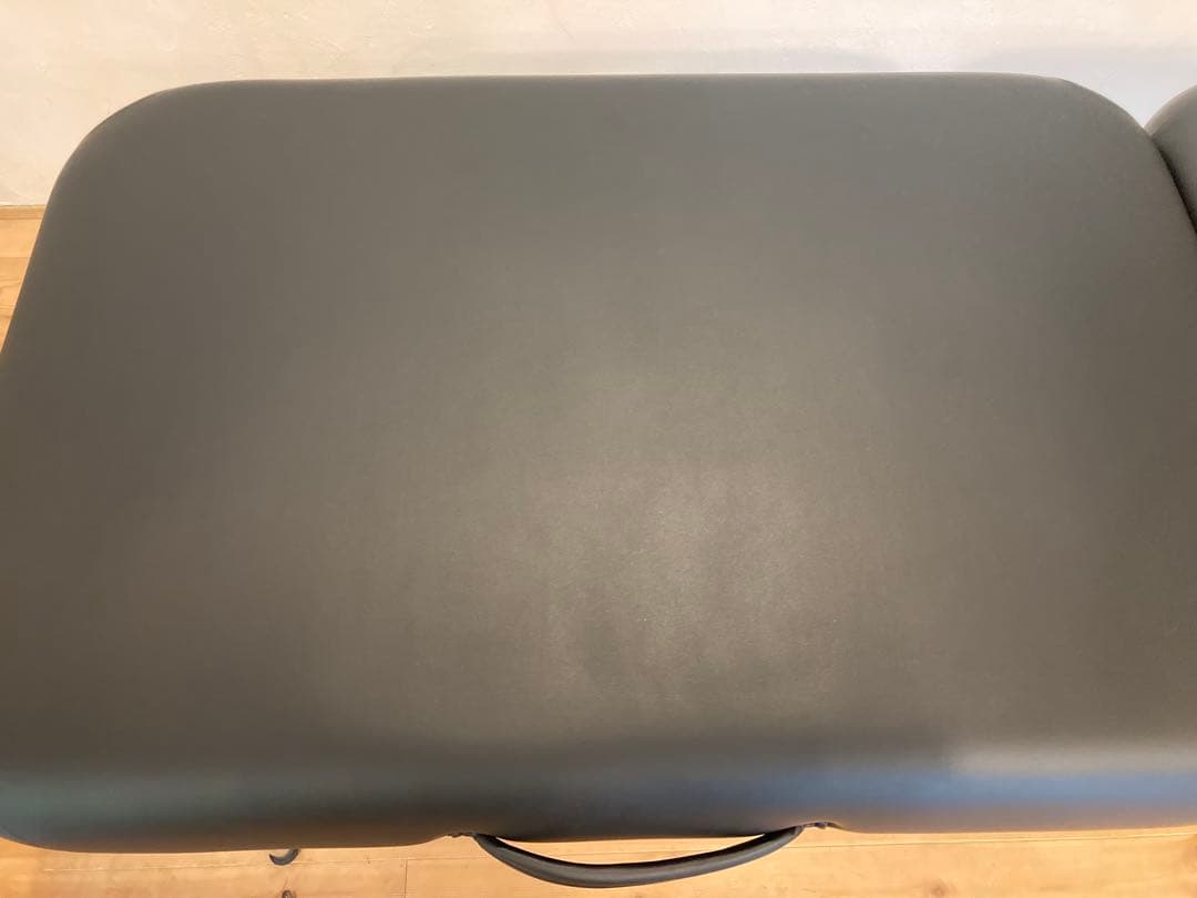 【美品】フォンタナ マッサージベッド クアトロ25 アームレスト付き