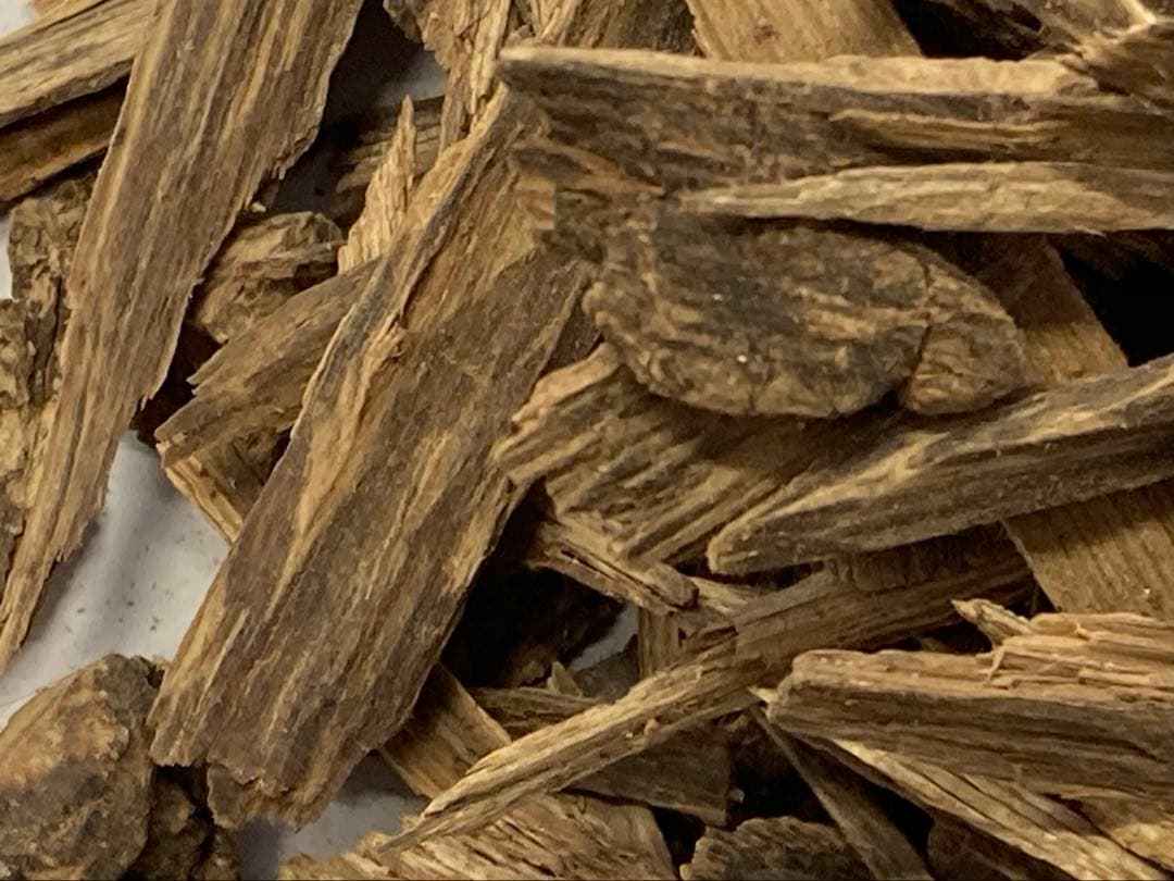 沈香（小片：小さな爪・笹状）合計　約140g