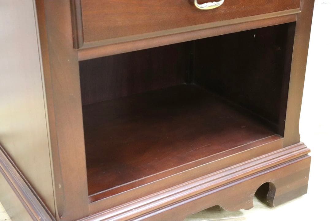 GMHS180N○Thomasville / トーマスビル ナイトテーブル エ