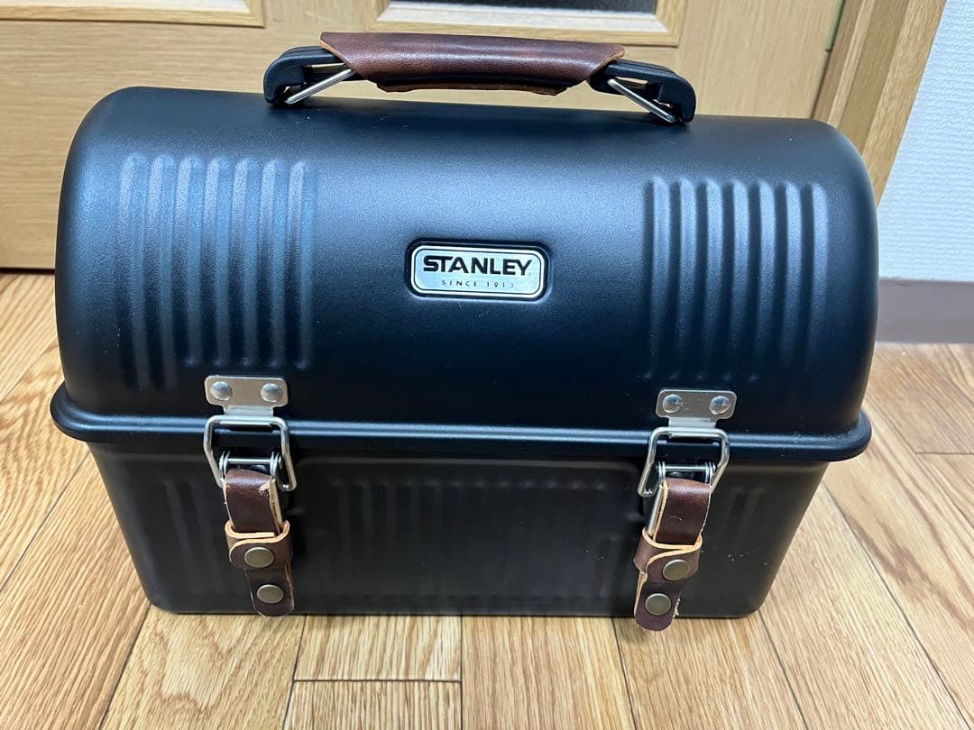STANLEY ランチボックス　9.4L マットブラック　カスタム済み