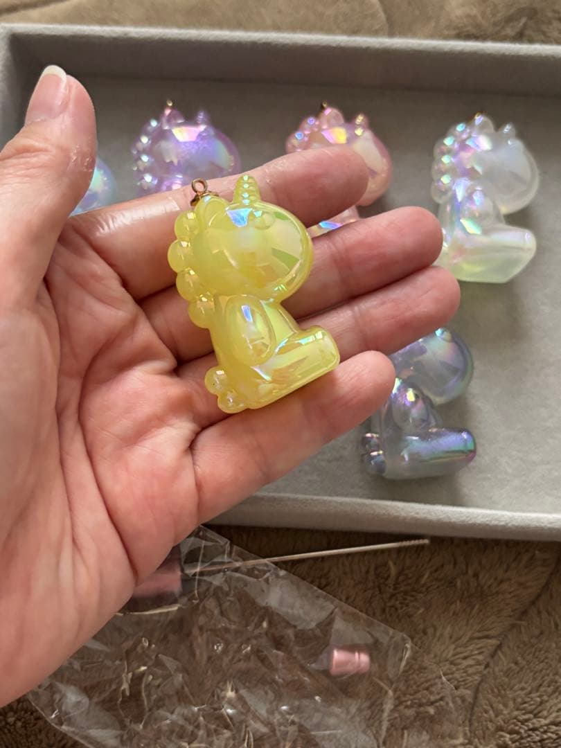 カン付き ユニコーンチャーム AとBの2種類