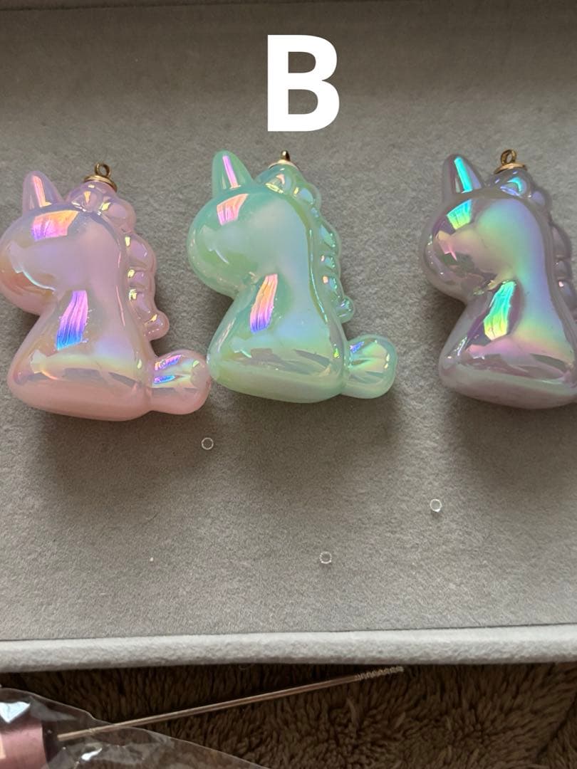 カン付き ユニコーンチャーム AとBの2種類