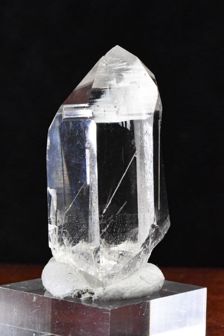 パキスタン スカルドゥ産 クリアクォーツ チューブインクルージョン