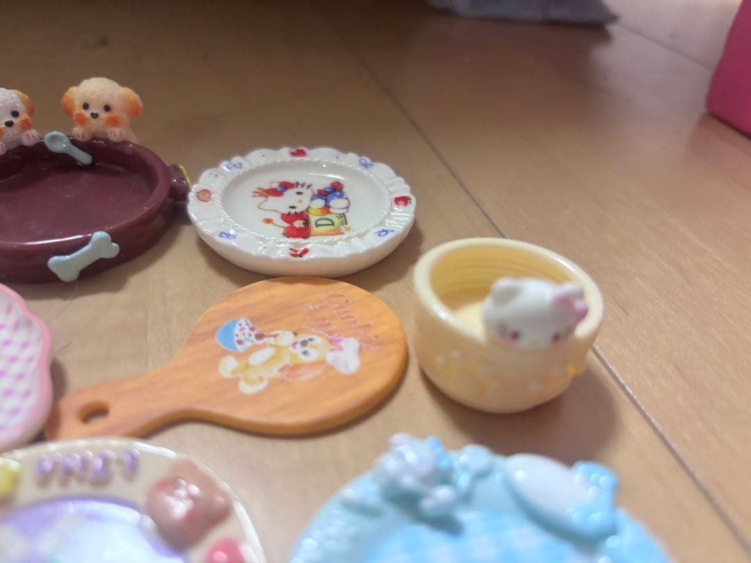 お皿 ミニスクイーズ載せれます - メルカリ