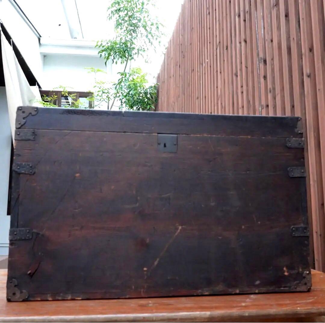 書名入 古時の鉄飾 木箱《インダストリアル 無垢材の古風蓋付き木箱》宝箱 鉄金具