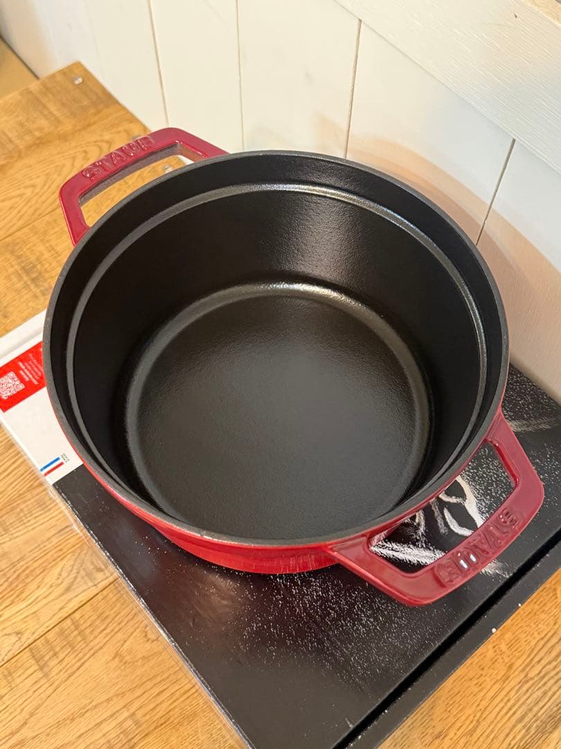 新品 ストウブ ピコ・ココット ラウンド チェリー 20cm 40509-820