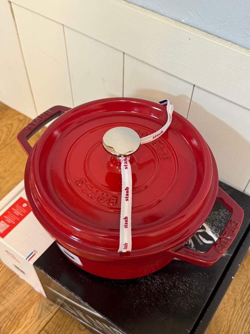 新品 ストウブ ピコ・ココット ラウンド チェリー 20cm 40509-820