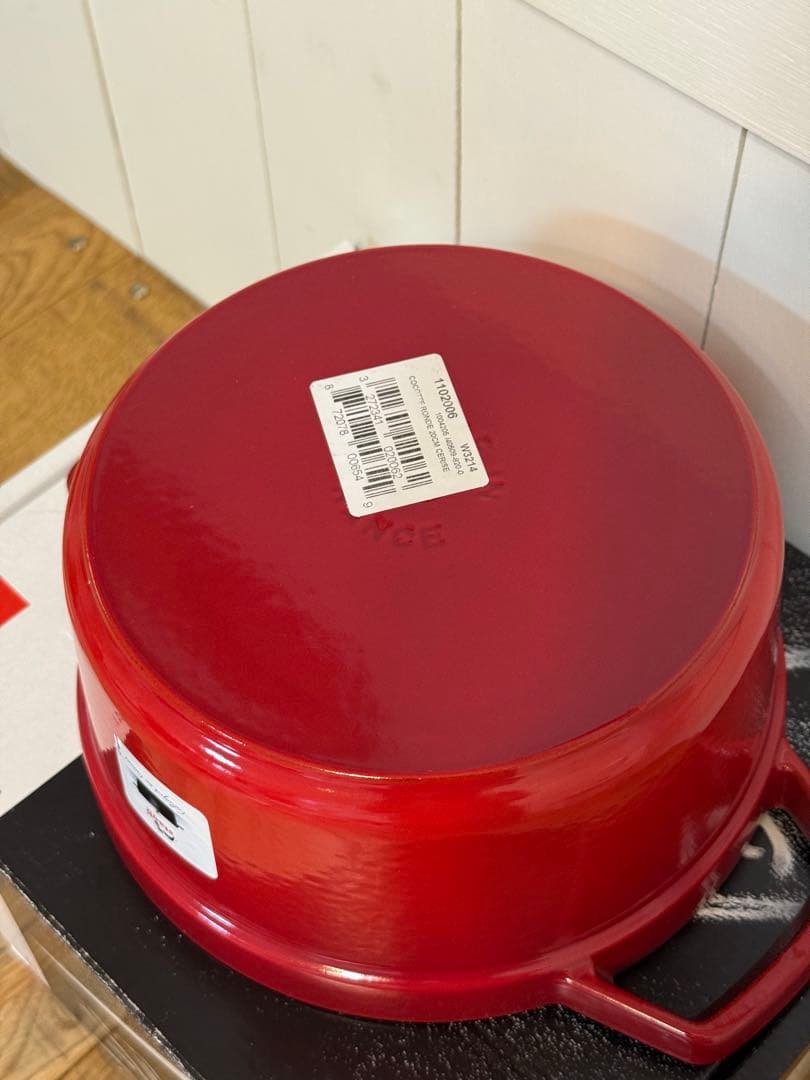 新品 ストウブ ピコ・ココット ラウンド チェリー 20cm 40509-820