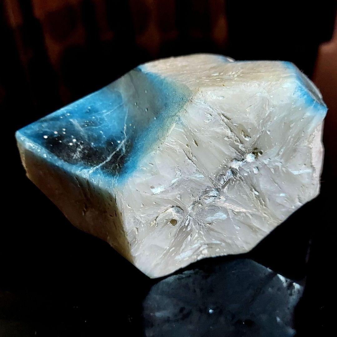 綺麗な色合い♪大きな激レア石 ブルーアイス グレイシアライト 表面磨き 307