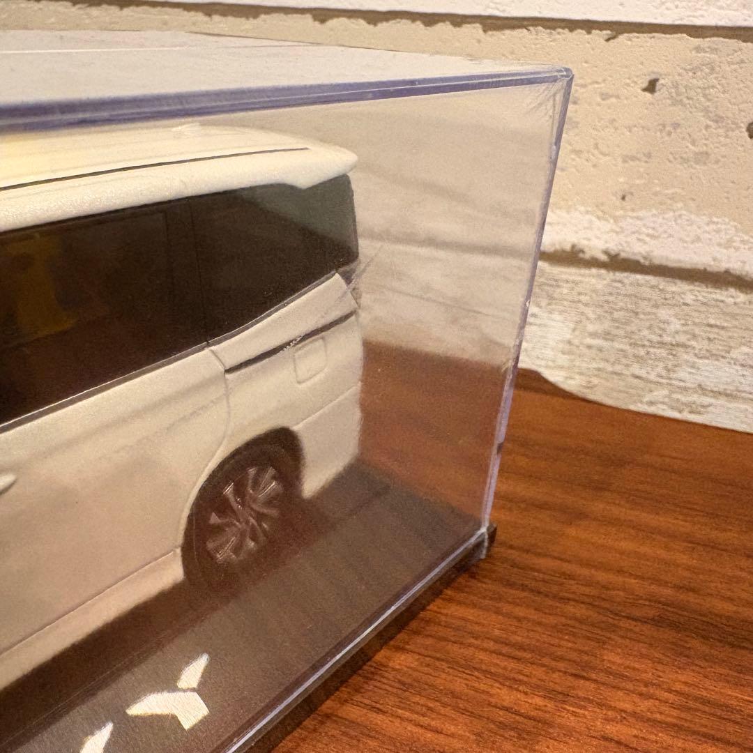 トヨタ 90型 ヴォクシー カラーサンプル ホワイト