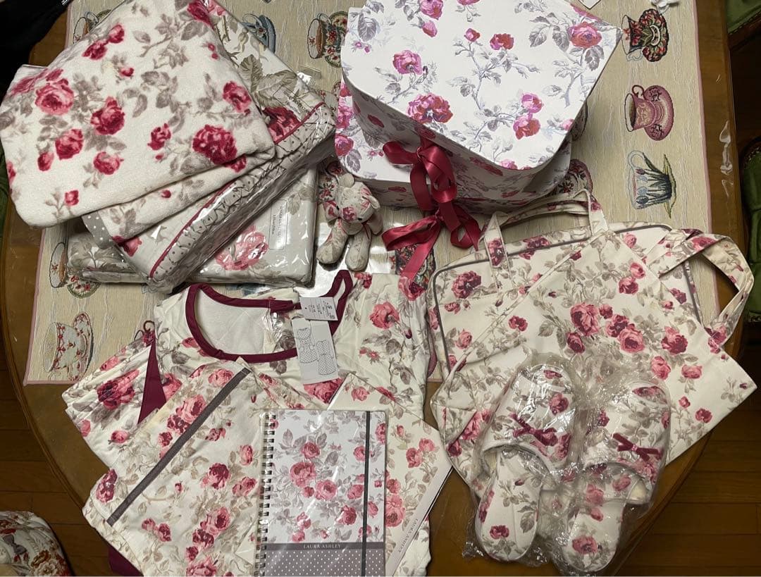 レア未使用 ローラアシュレイ ロージズ ワンピース エプロン リボン