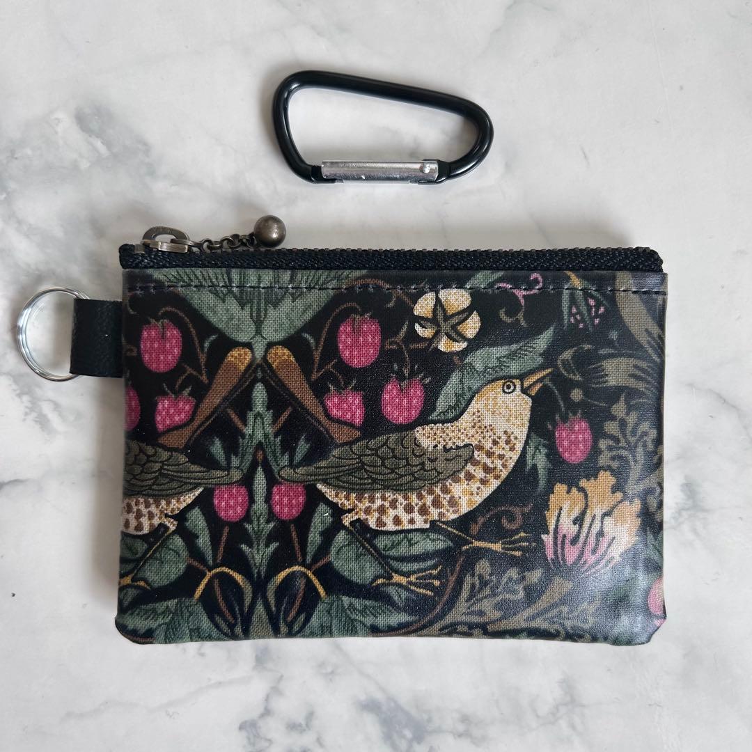 ウィリアムモリス　いちご泥棒 ブラック　カラビナポーチ キーホルダー