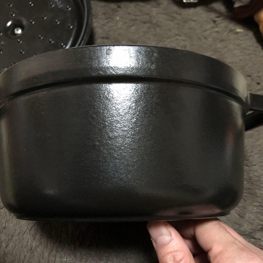 ストウブ　STAUB LA COCOTTE 22cm 未使用　油ならし済み