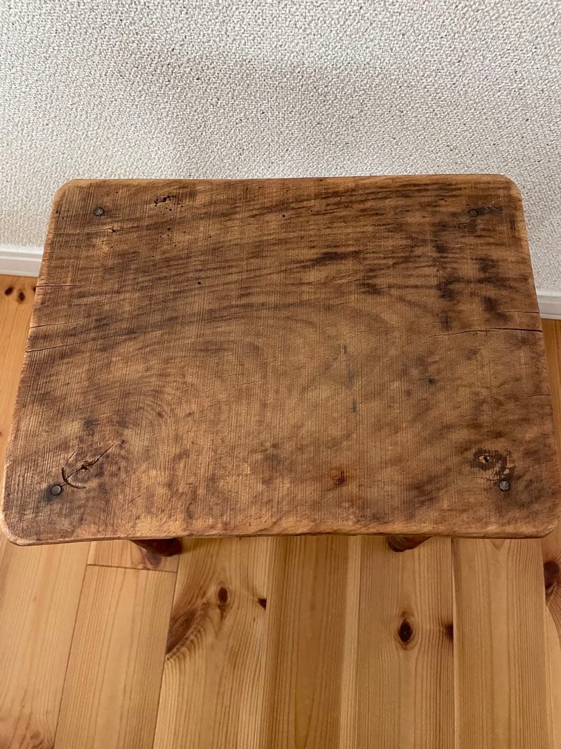 アンティーク　木製スツール 　一点ものウールファー付　ヴィンテージ