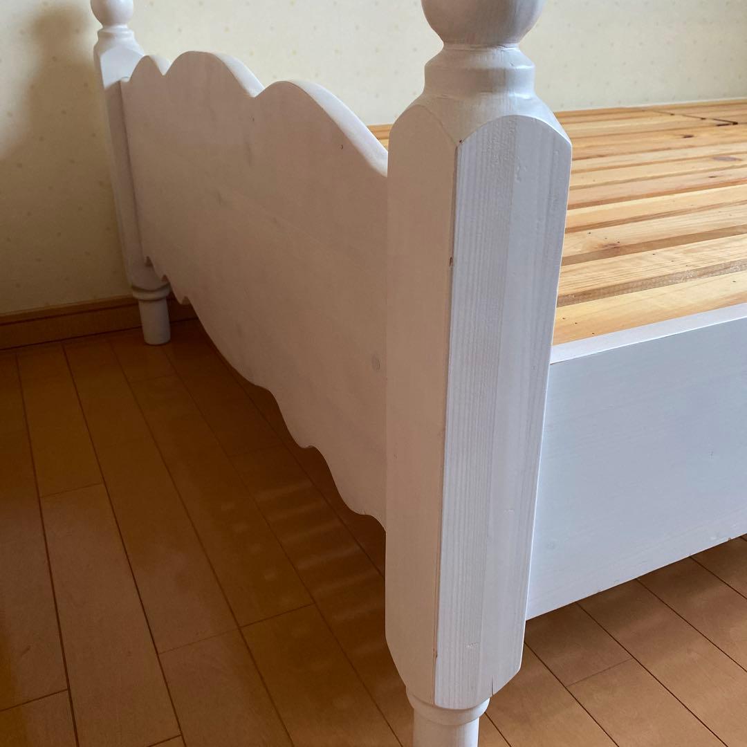 白の木目調シングルベッド