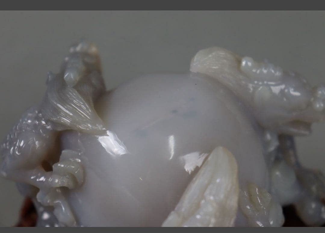 瑪瑙 彫刻 宝珠に三龍 唐木台付 置物 天然石 鑑賞石 細密細工 古美術品