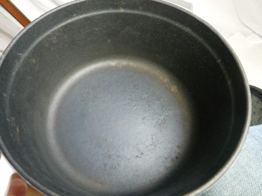 STAUB LA COCOTTE 両手鍋 ホワイト 22cm