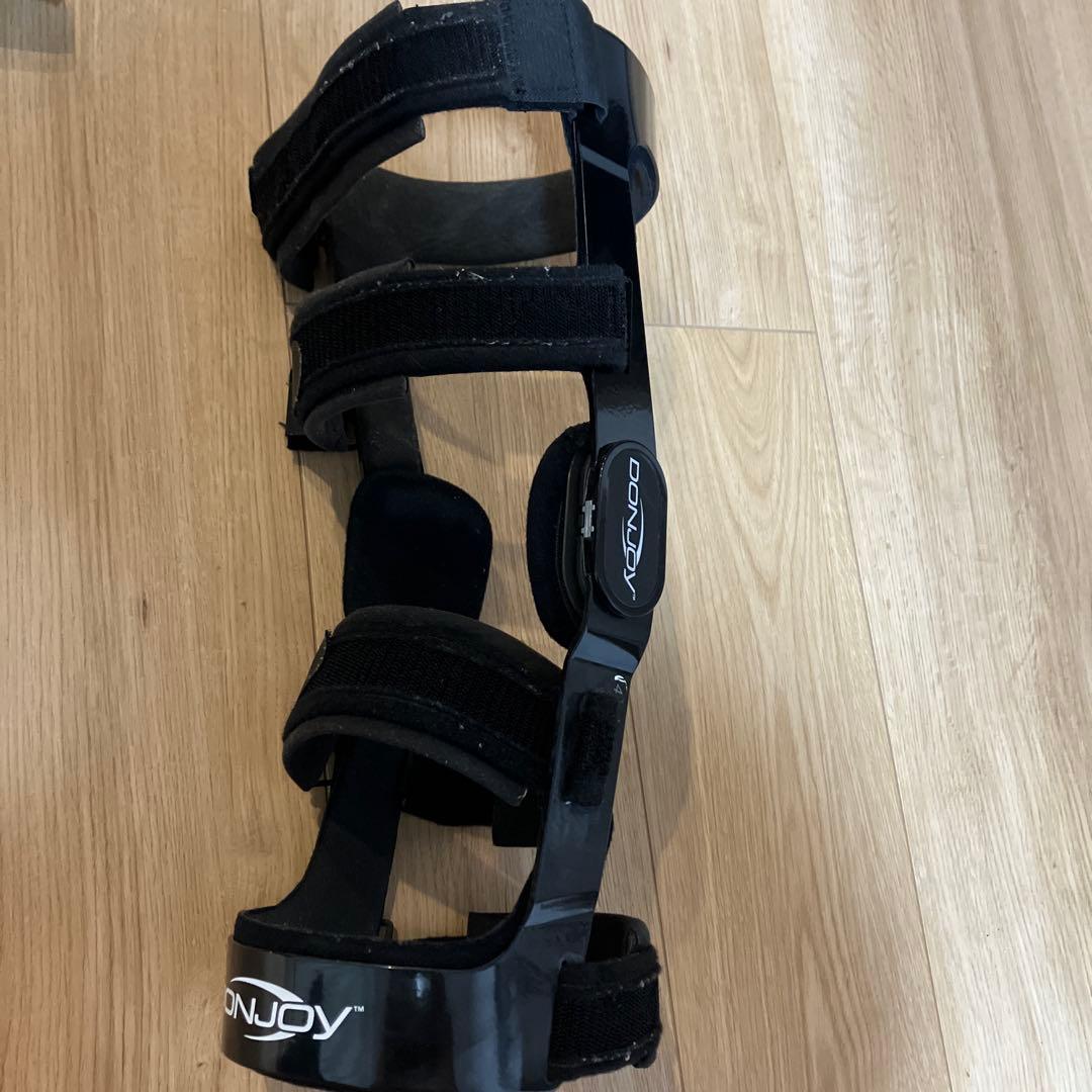 DONJOY 膝関節用装具　前十字靭帯固定具　左足用Mサイズ